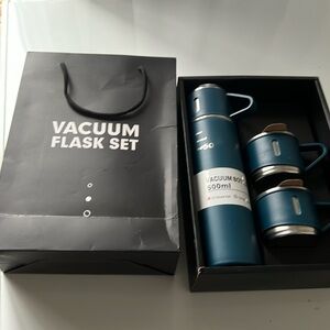 Vacuum flask set